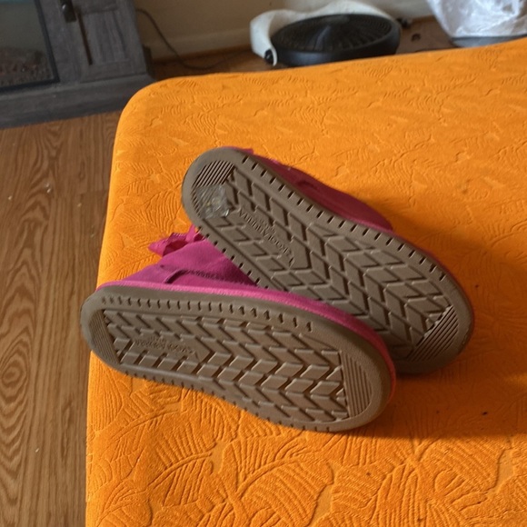 Never worn Uggs pink Koolaburra boats size 3 us nice beautiful - Picture 5 of 8